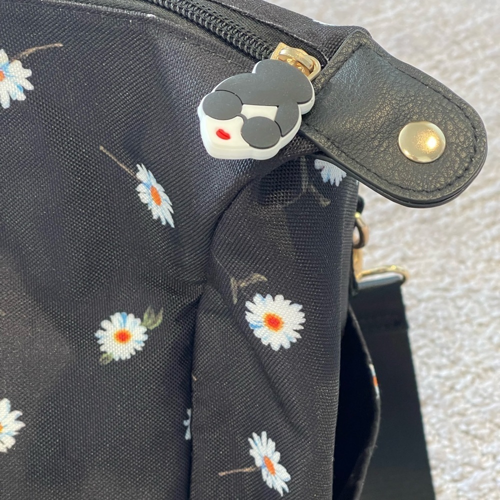 Alice & Olivia Black/Floral Weekender Bag, Canvas, Adjustable Strap, Medium Size - Picture 7 of 15